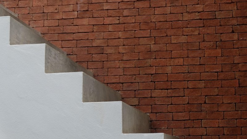 Zdjęcie: Beton architektoniczny w mieszkaniu: ściana, podłoga i meble – efekt i praktyczność